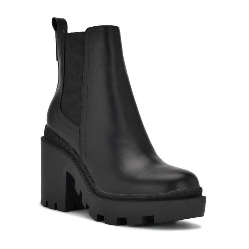 Nine West Forme Chelsea Lug Sole Boots